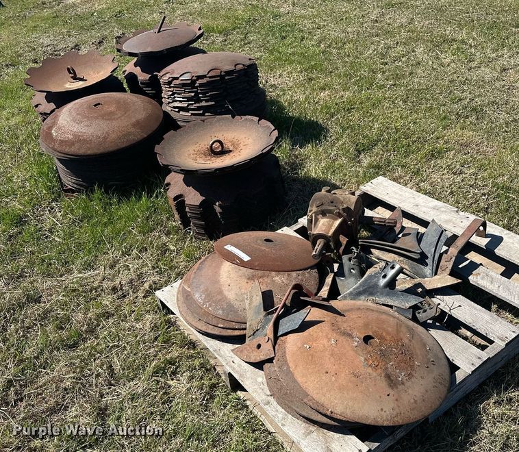 image for item EJ8354 Approximately 200 disks