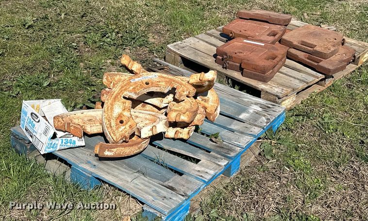 image for item EJ8355 Tractor weights