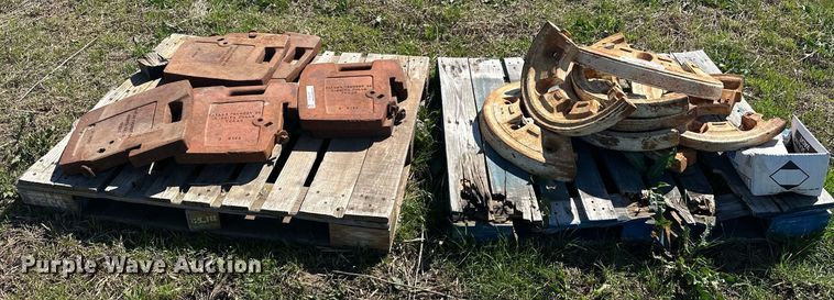 image for item EJ8355 Tractor weights