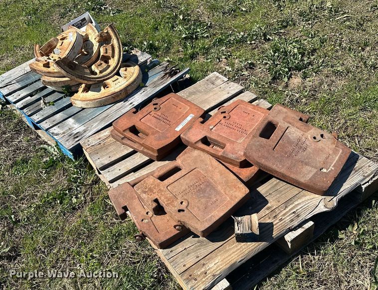 image for item EJ8355 Tractor weights