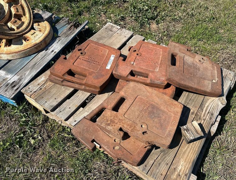 image for item EJ8355 Tractor weights