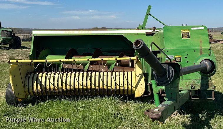 image for item EJ8358 John Deere 348 small square baler