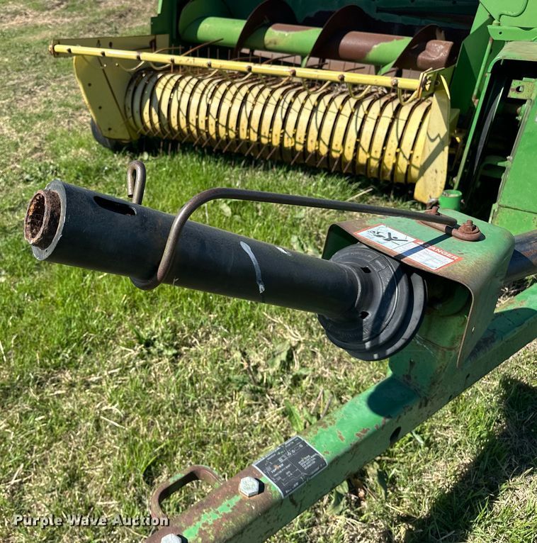 image for item EJ8358 John Deere 348 small square baler