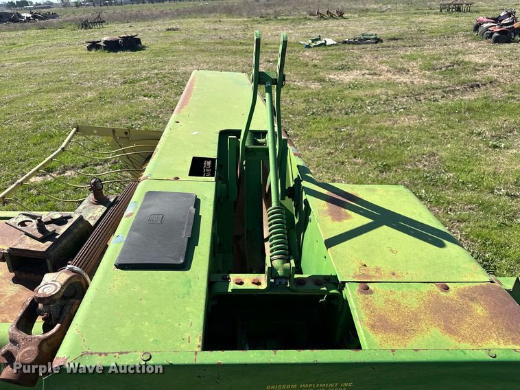 image for item EJ8358 John Deere 348 small square baler