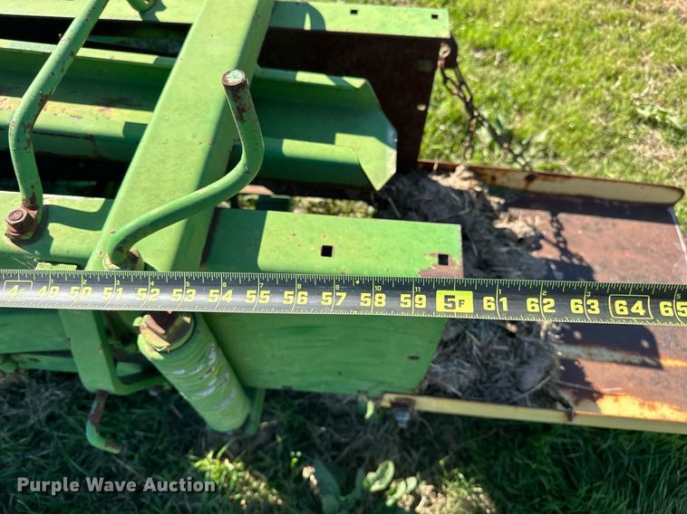 image for item EJ8358 John Deere 348 small square baler