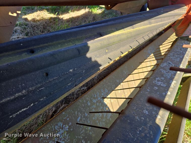 image for item EJ8362 Hesston 1120 swather / windrower