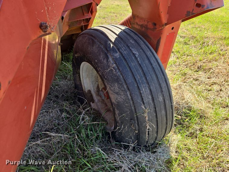 image for item EJ8362 Hesston 1120 swather / windrower