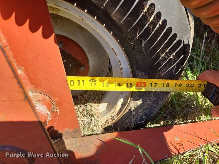 image for item EJ8362 Hesston 1120 swather / windrower