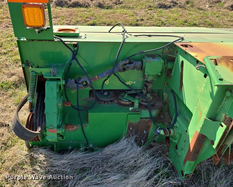 image for item EJ8365 John Deere 995 windrower header
