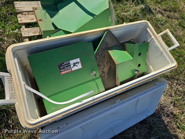 image for item EJ8365 John Deere 995 windrower header