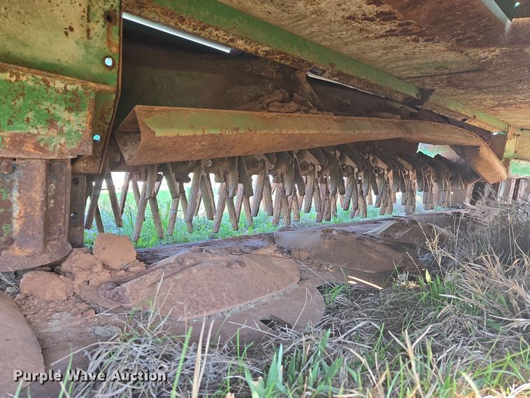 image for item EJ8365 John Deere 995 windrower header