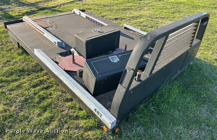 image for item EJ8368 DewEze 487 hydraulic bale bed