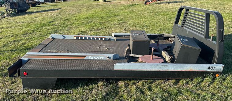 image for item EJ8368 DewEze 487 hydraulic bale bed