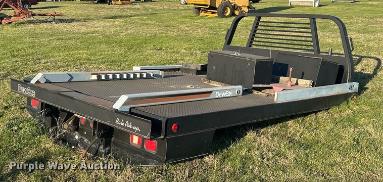 image for item EJ8368 DewEze 487 hydraulic bale bed