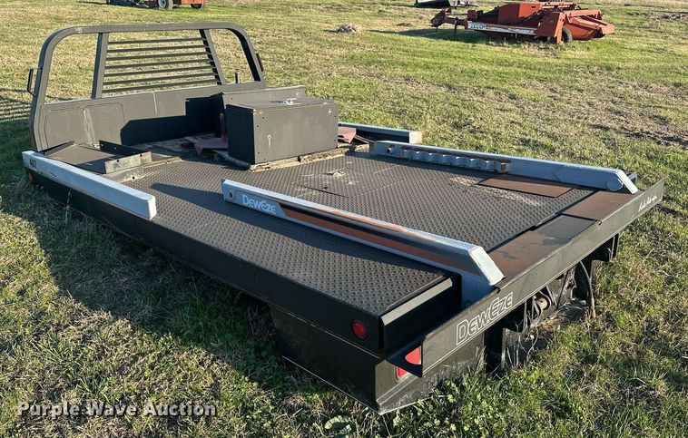 image for item EJ8368 DewEze 487 hydraulic bale bed