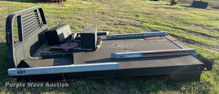 image for item EJ8368 DewEze 487 hydraulic bale bed