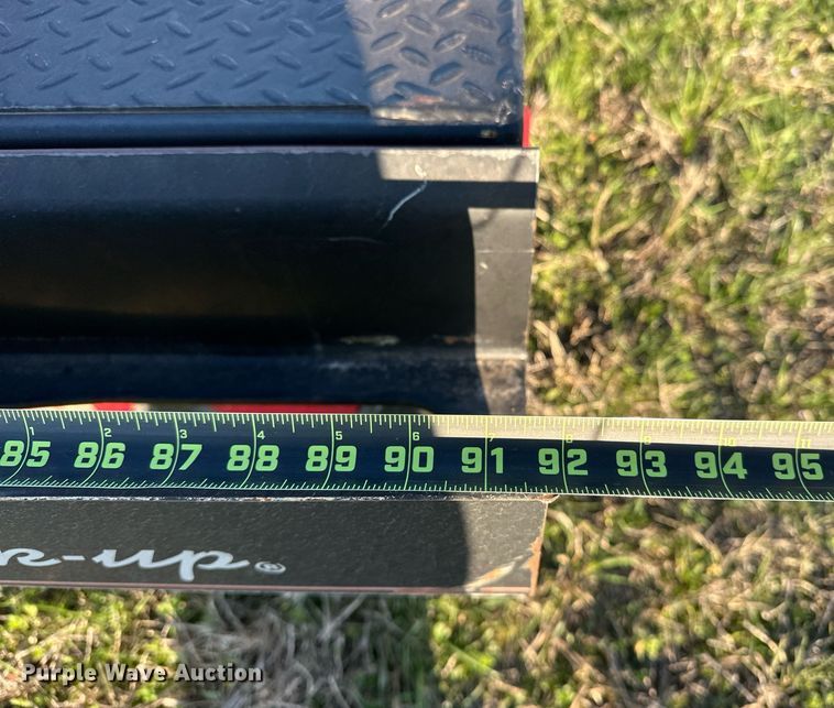 image for item EJ8368 DewEze 487 hydraulic bale bed