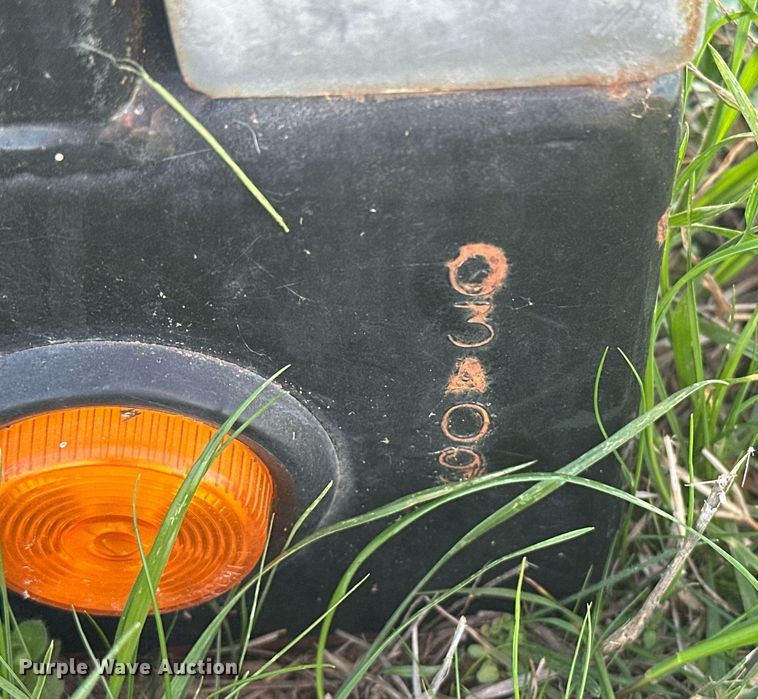 image for item EJ8368 DewEze 487 hydraulic bale bed