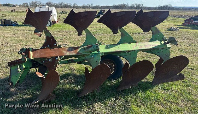 image for item EJ8369 John Deere E-8350 eight bottom two-way plow