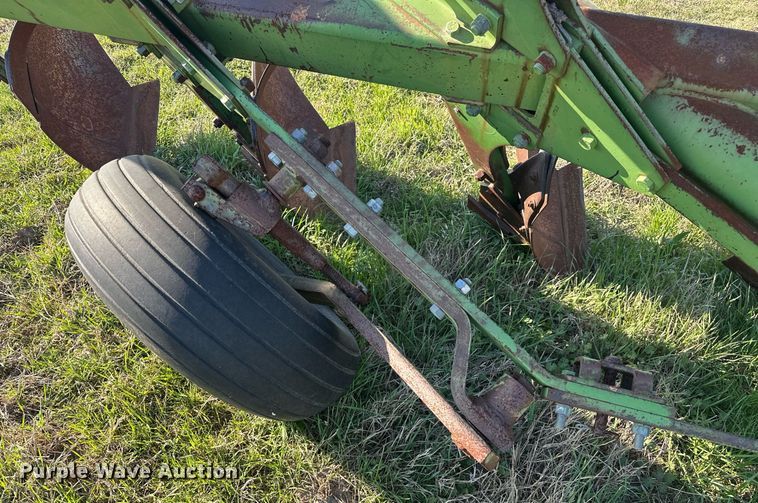 image for item EJ8369 John Deere E-8350 eight bottom two-way plow