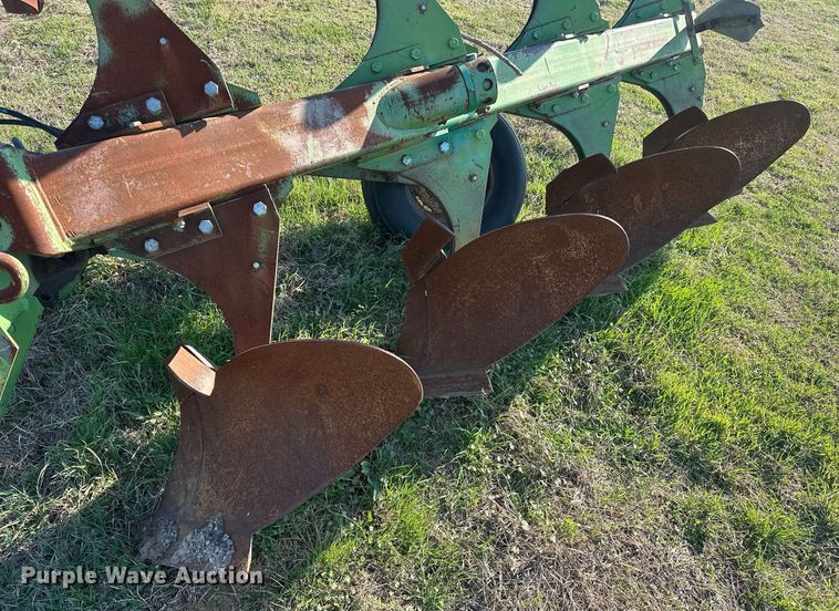 image for item EJ8369 John Deere E-8350 eight bottom two-way plow