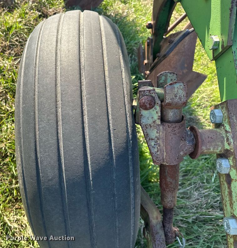 image for item EJ8369 John Deere E-8350 eight bottom two-way plow