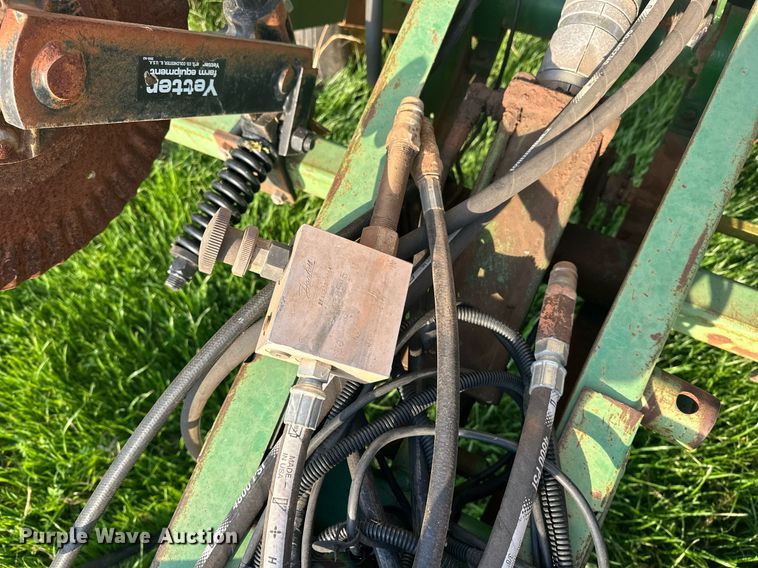 image for item EJ8379 John Deere 7200 MaxEmerge 2 no-till planter