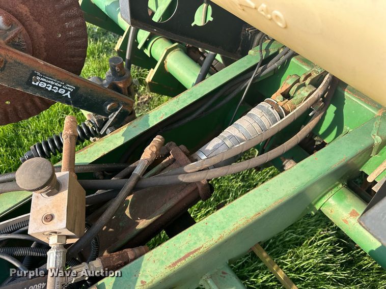 image for item EJ8379 John Deere 7200 MaxEmerge 2 no-till planter