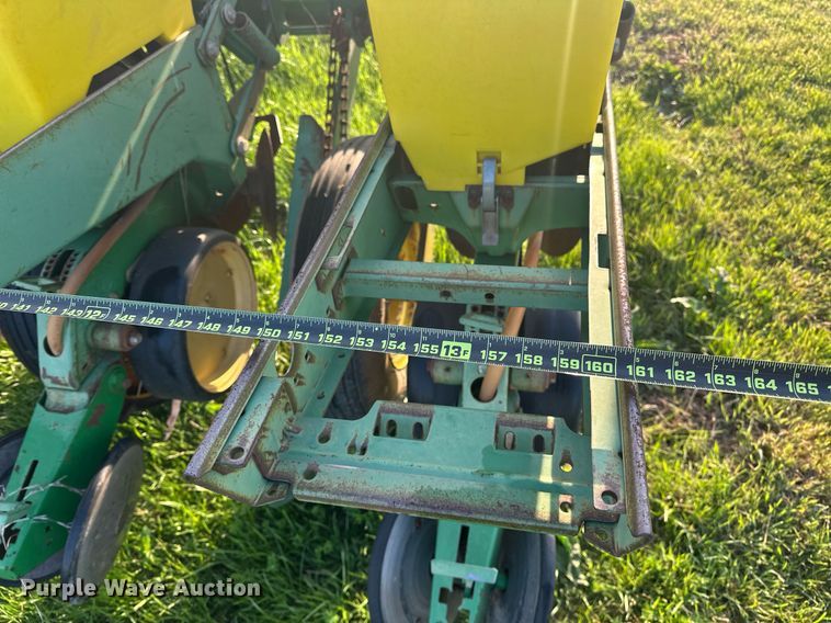 image for item EJ8379 John Deere 7200 MaxEmerge 2 no-till planter