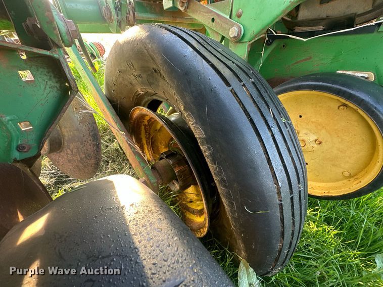image for item EJ8379 John Deere 7200 MaxEmerge 2 no-till planter