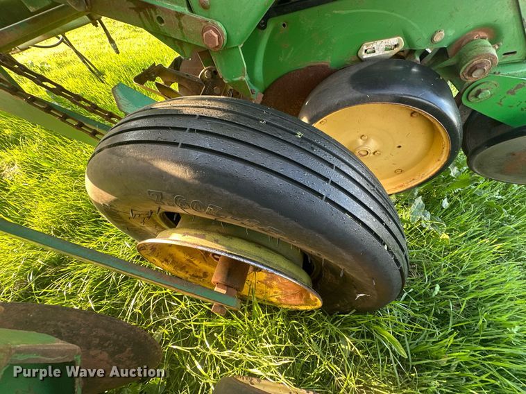 image for item EJ8379 John Deere 7200 MaxEmerge 2 no-till planter