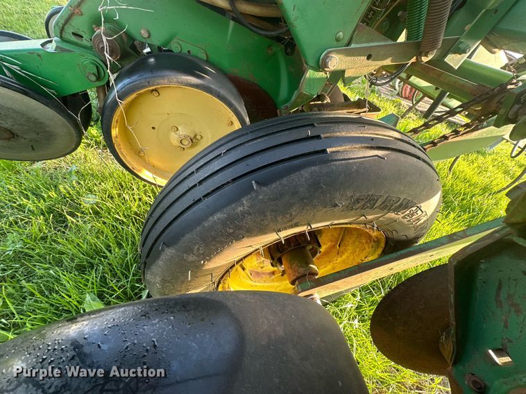 image for item EJ8379 John Deere 7200 MaxEmerge 2 no-till planter