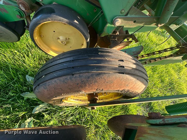 image for item EJ8379 John Deere 7200 MaxEmerge 2 no-till planter