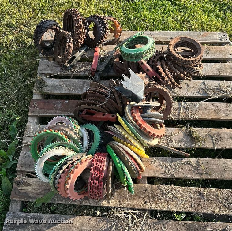 image for item EJ8379 John Deere 7200 MaxEmerge 2 no-till planter