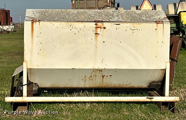 image for item EJ8380 (2) cake feeders