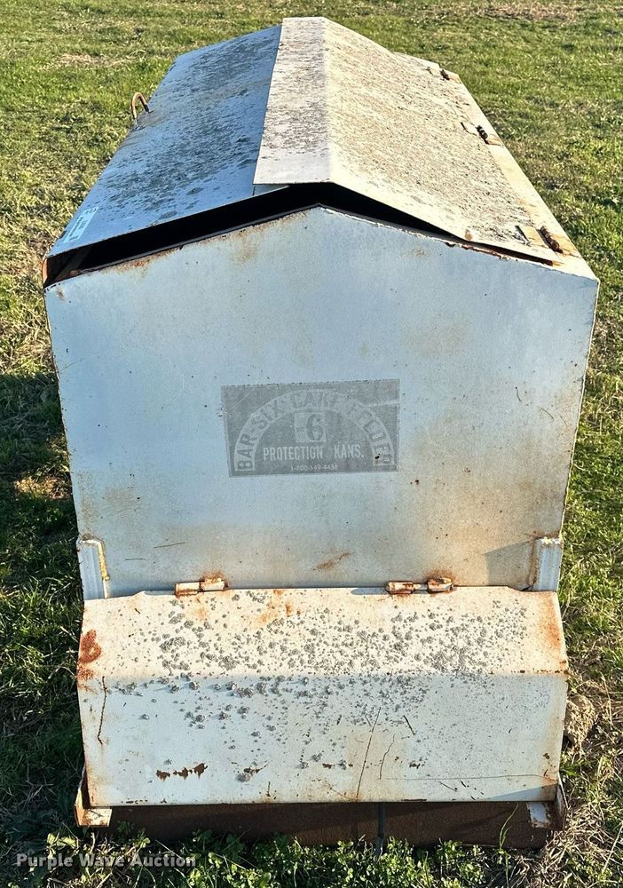 image for item EJ8380 (2) cake feeders