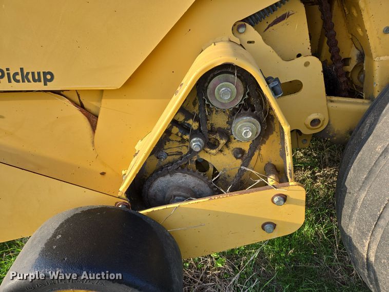 image for item EJ8381 Vermeer 604SM round baler