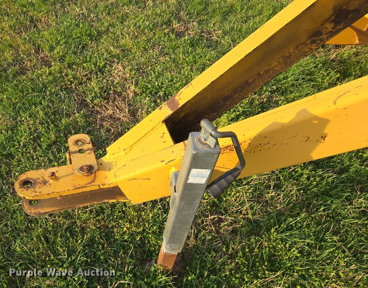 image for item EJ8381 Vermeer 604SM round baler