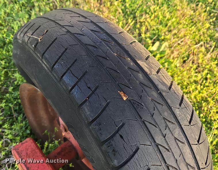 image for item EJ8382 Tonutti RCS 8 hay rake