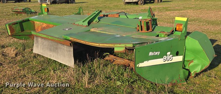 image for item EJ8384 John Deere 995 windrower head