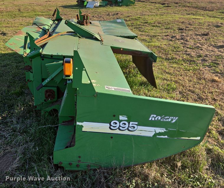 image for item EJ8384 John Deere 995 windrower head