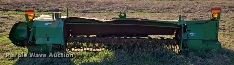 image for item EJ8384 John Deere 995 windrower head