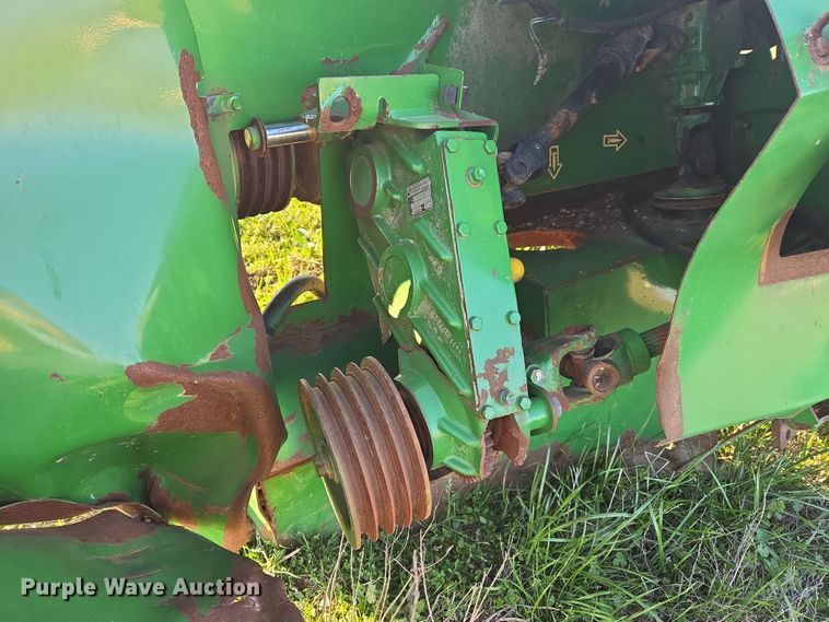 image for item EJ8384 John Deere 995 windrower head