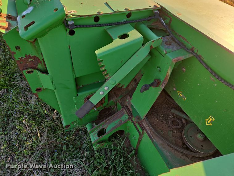 image for item EJ8384 John Deere 995 windrower head