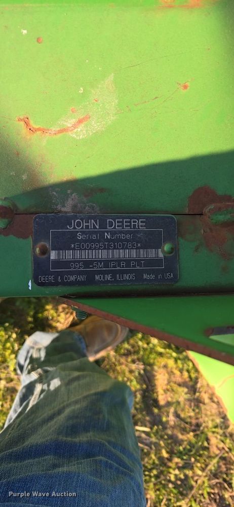 image for item EJ8384 John Deere 995 windrower head