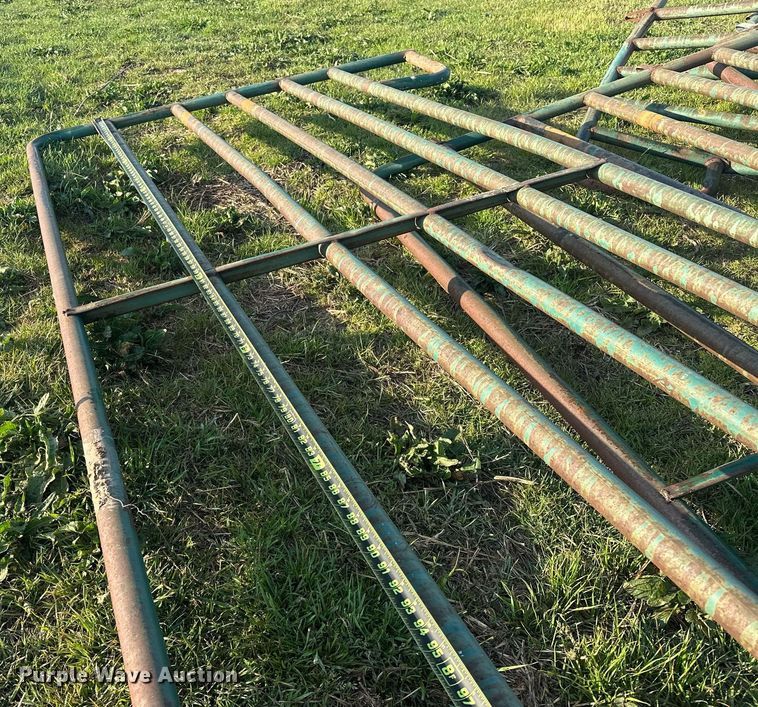 image for item EJ8391 Approximately (32) gates