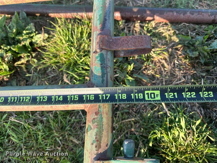 image for item EJ8391 Approximately (32) gates