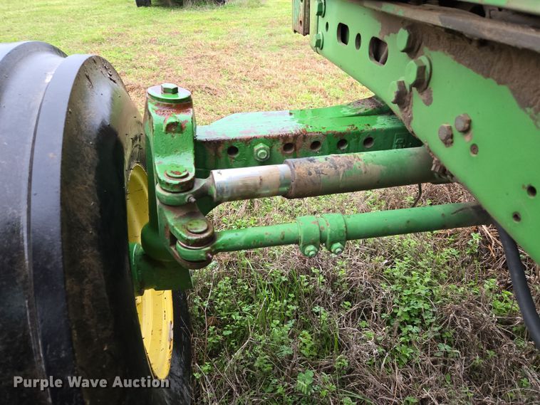 image for item EJ8397 2004 John Deere 6420 tractor