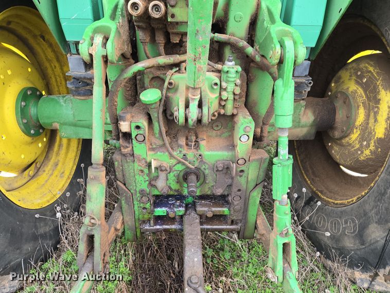 image for item EJ8397 2004 John Deere 6420 tractor
