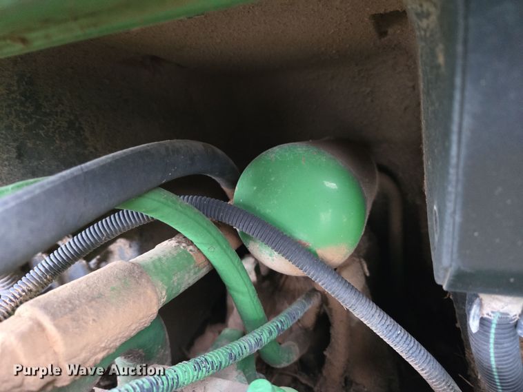 image for item EJ8397 2004 John Deere 6420 tractor